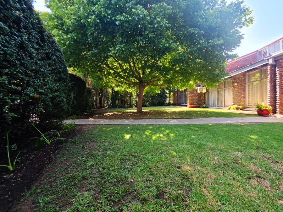 4 Bedroom Property for Sale in Van Der Hoff Park North West